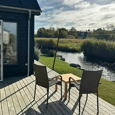 Feriehus Newly Built Tiny House With River Views