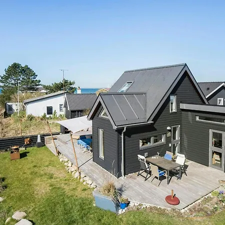 Newly Built Tiny House With River Views Feriehus