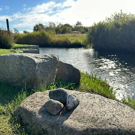 Newly Built Tiny House With River Views Vedelshave